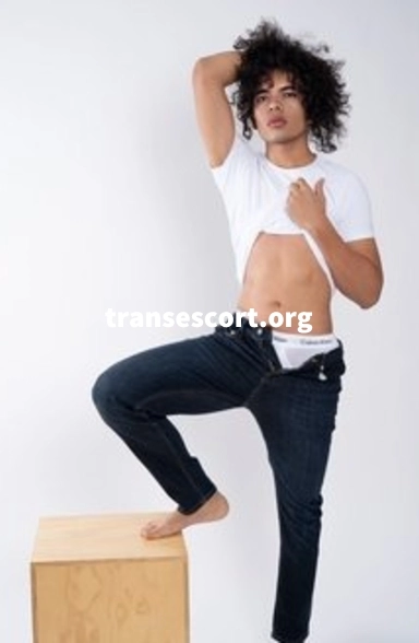 shemale Adriel Malek | Image 1