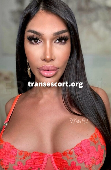 shemale STUNNING COLOMBIAN FITNESS DOLL | Image 5